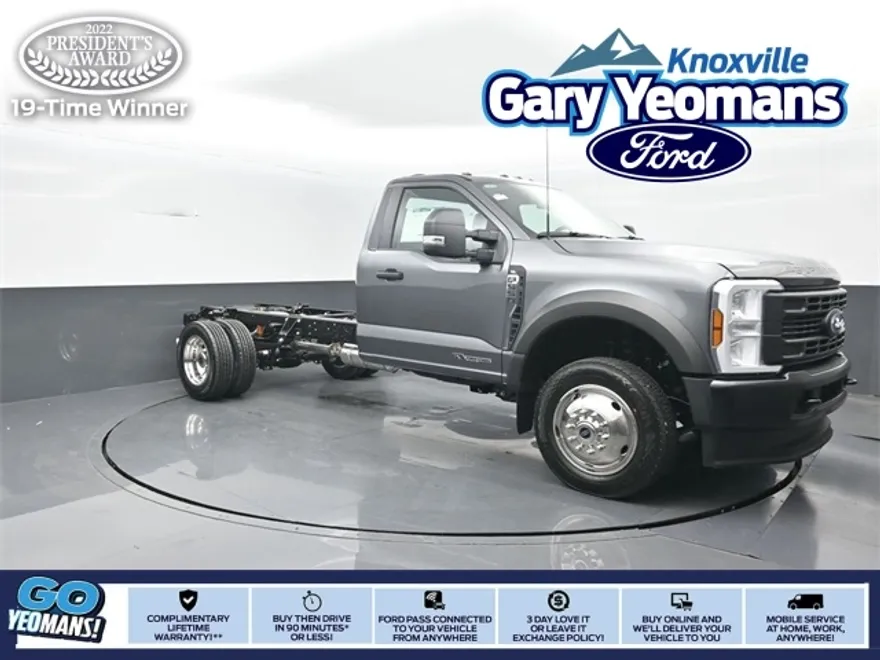 2025 Ford F-550 XL photo 1
