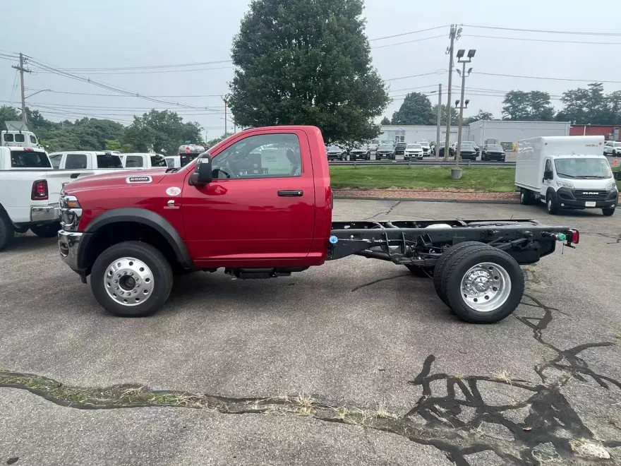 2025 Ram 5500 Tradesman photo 1