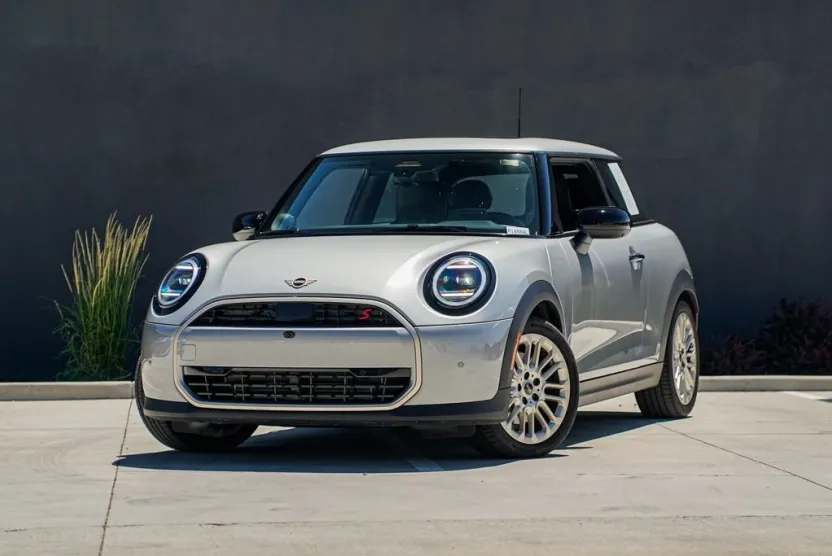2025 Mini Cooper 2 Door Hardtop S photo 1
