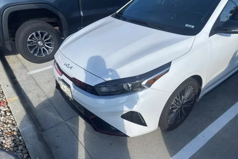 2023 Kia Forte GT-Line photo 1