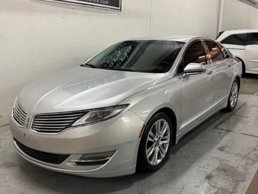 2013 Lincoln MKZ photo 1
