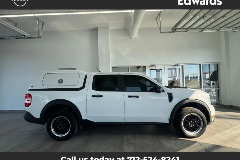 2023 Ford Maverick XL photo 1