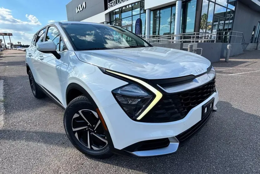 2023 Kia Sportage Hybrid LX photo 1