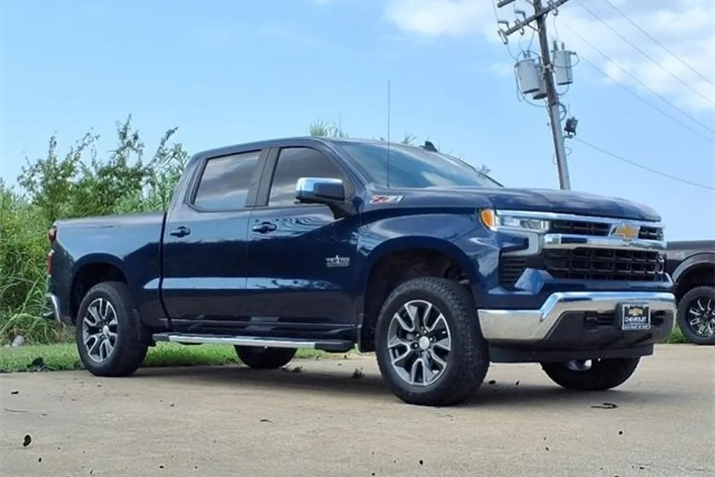 2022 Chevrolet Silverado 1500 LT photo 1