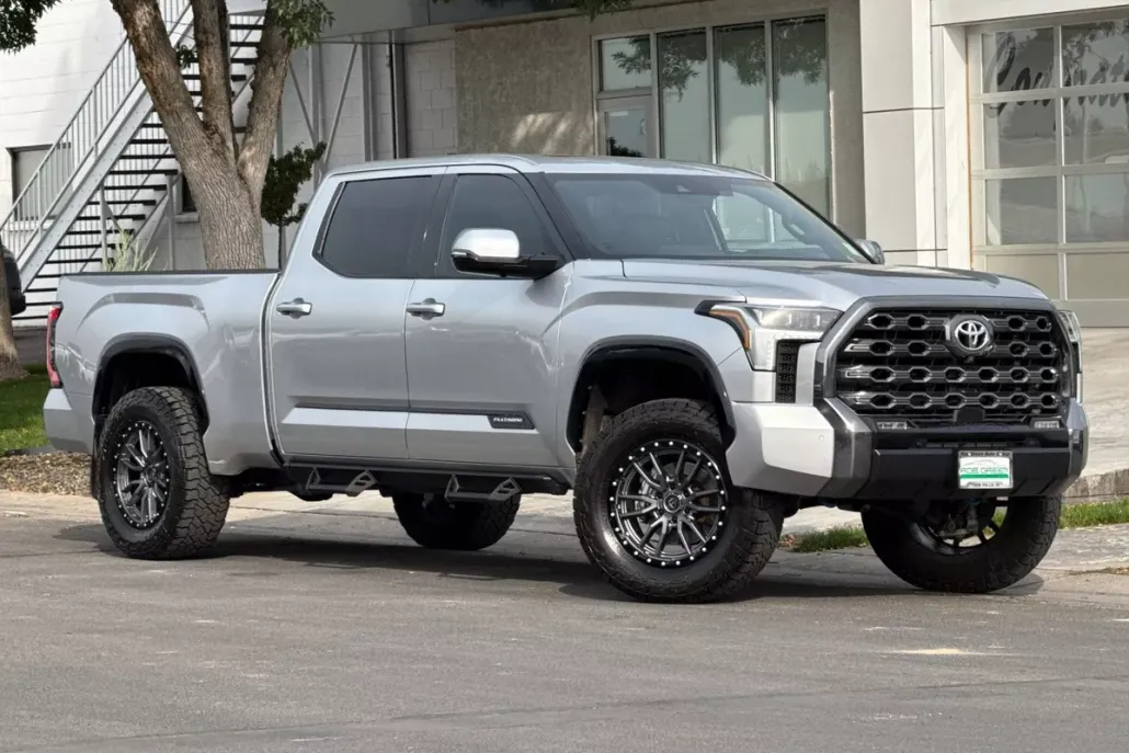 2023 Toyota Tundra Platinum photo 1
