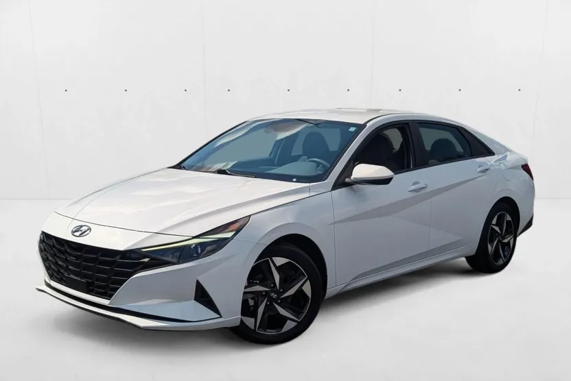 2023 Hyundai Elantra SEL Convenience photo 1