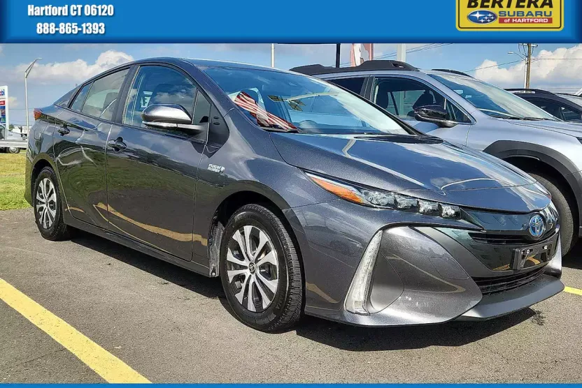 2022 Toyota Prius Prime LE photo 1