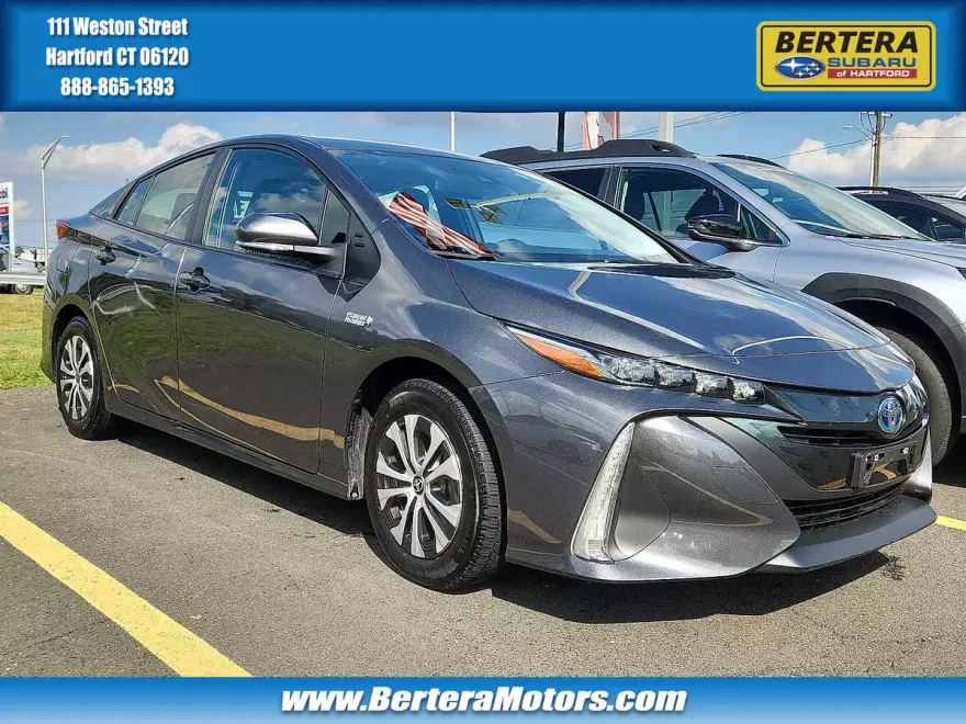 2022 Toyota Prius Prime LE photo 1