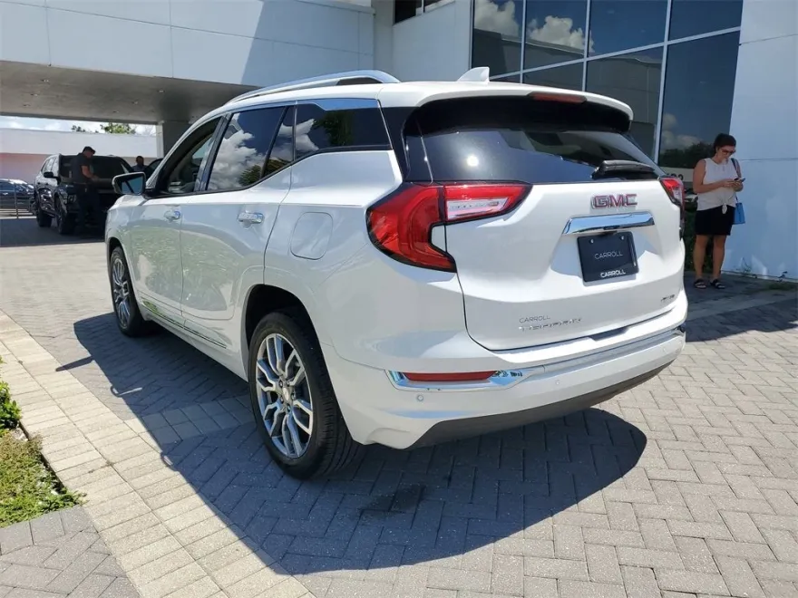 2022 Gmc Terrain Denali photo 1