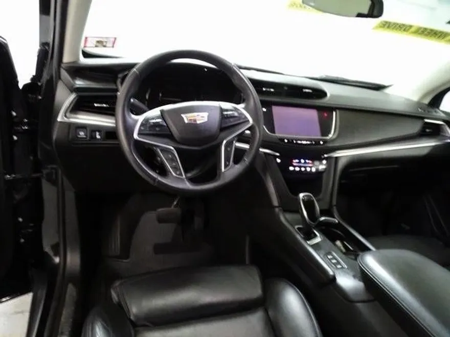 2017 Cadillac XT5 Luxury photo 1