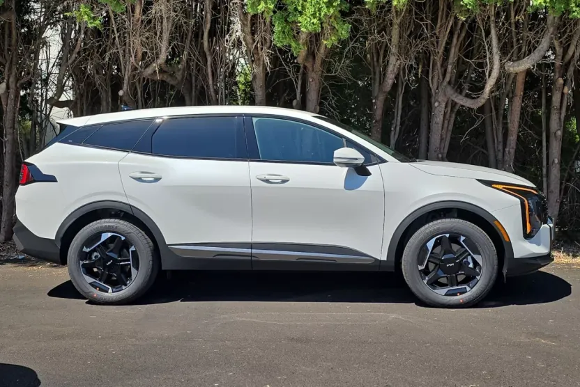 2026 Kia Sportage Hybrid S photo 1
