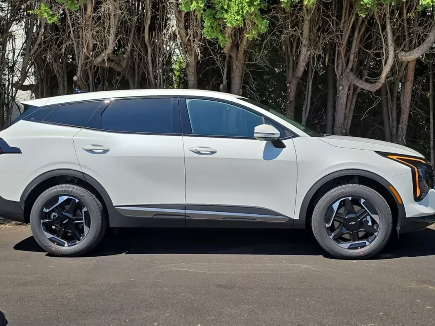 2026 Kia Sportage Hybrid S photo 1