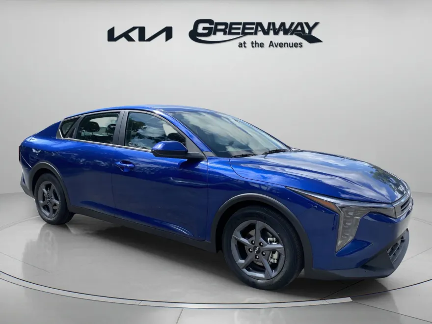 2025 Kia K4 LXS photo 1