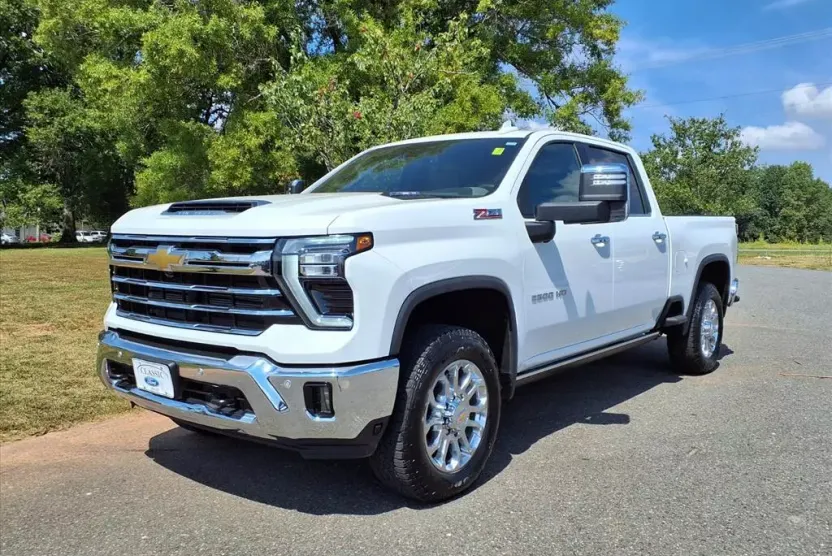2025 Chevrolet Silverado 2500HD LTZ photo 1