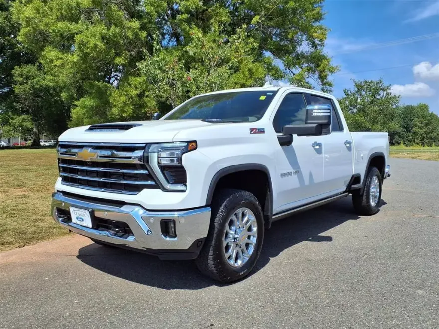 2025 Chevrolet Silverado 2500HD LTZ photo 1