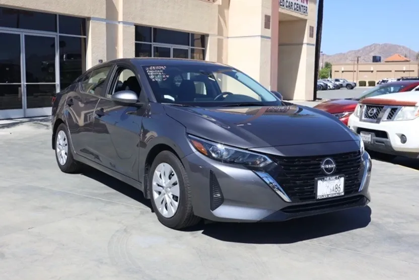 2025 Nissan Sentra S photo 1