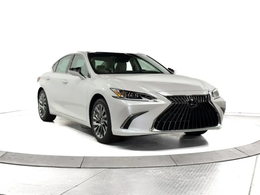2025 Lexus ES Luxury photo 1