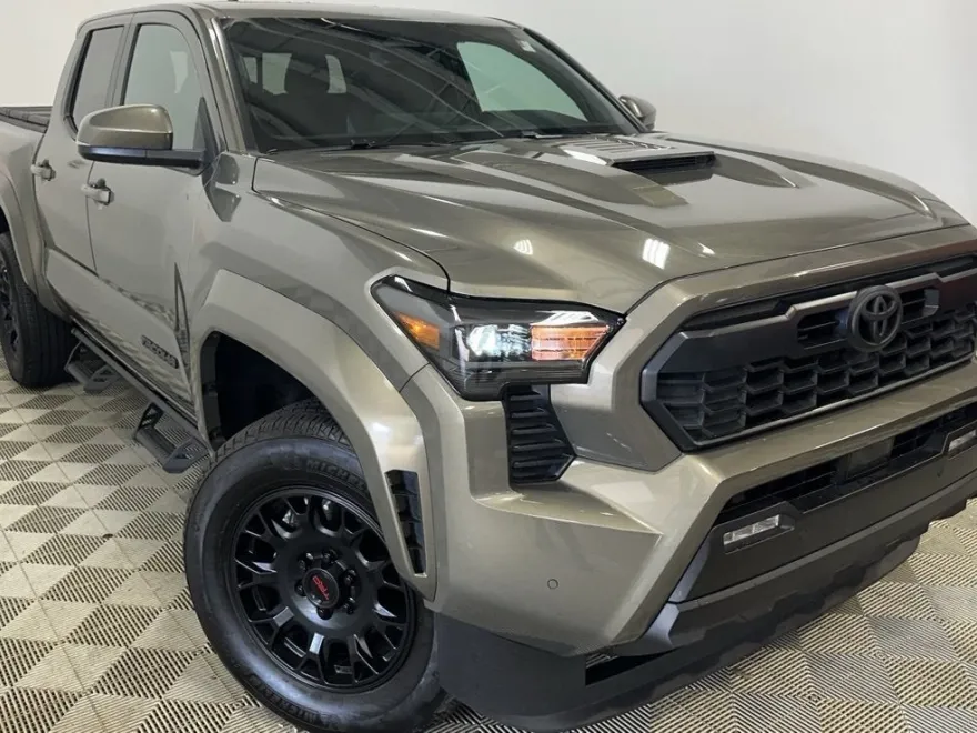 2024 Toyota Tacoma TRD Sport photo 1