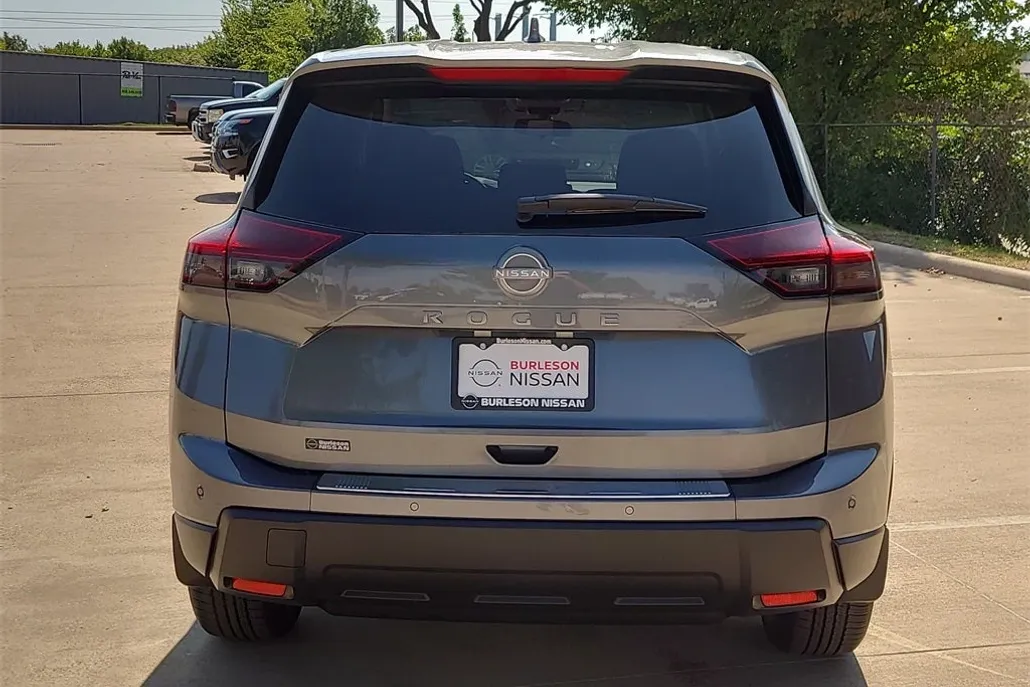 2026 Nissan Rogue SV photo 1