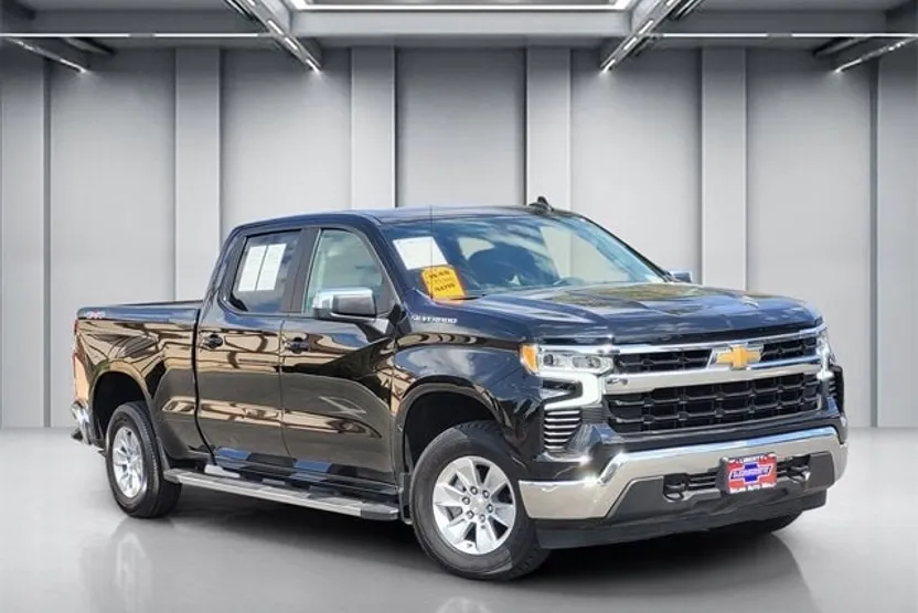 2024 Chevrolet Silverado 1500 LT photo 1