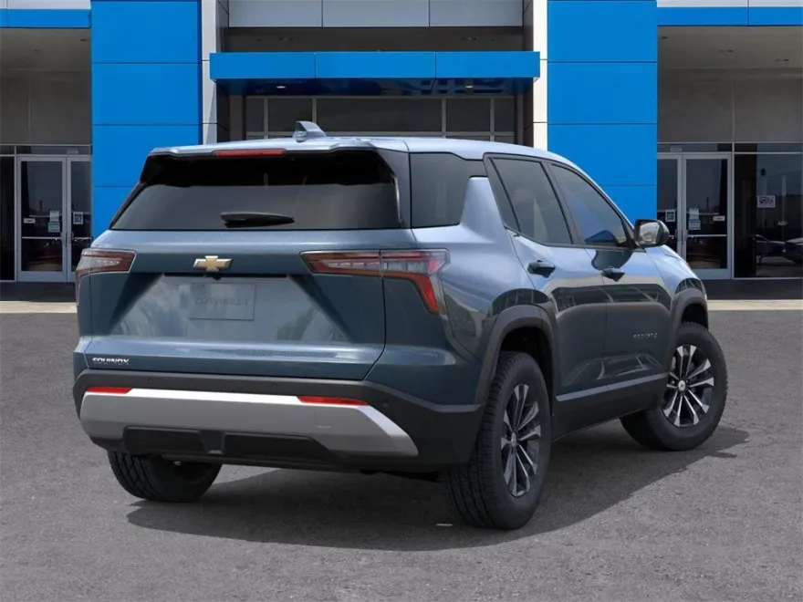 2026 Chevrolet Equinox LT photo 1