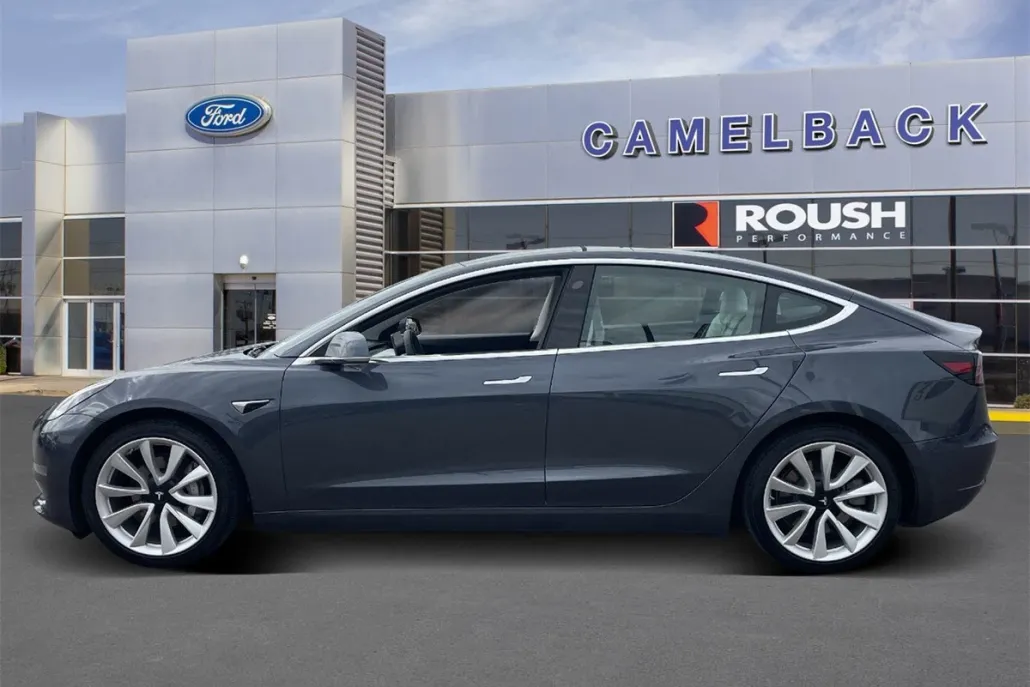 2019 Tesla Model 3 Long Range photo 1