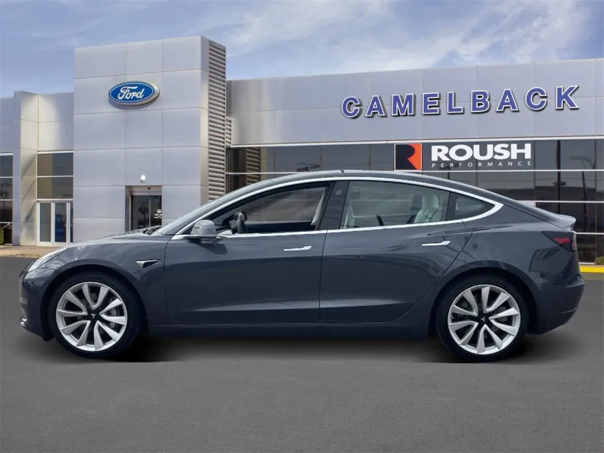 2019 Tesla Model 3 Long Range photo 1