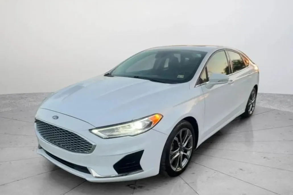 2020 Ford Fusion SEL photo 1