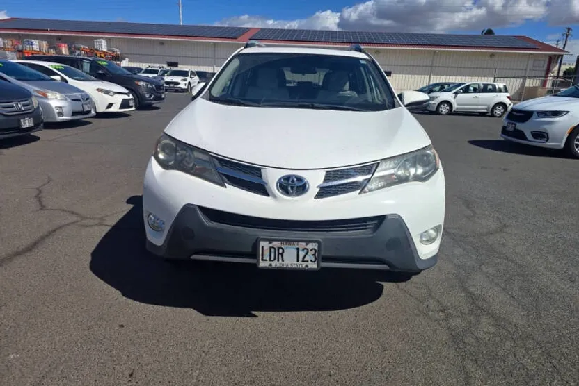 2013 Toyota RAV4 XLE photo 1