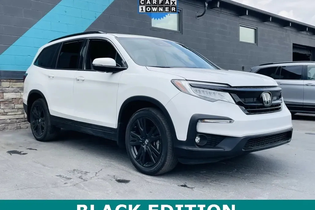 2022 Honda Pilot Black Edition photo 1