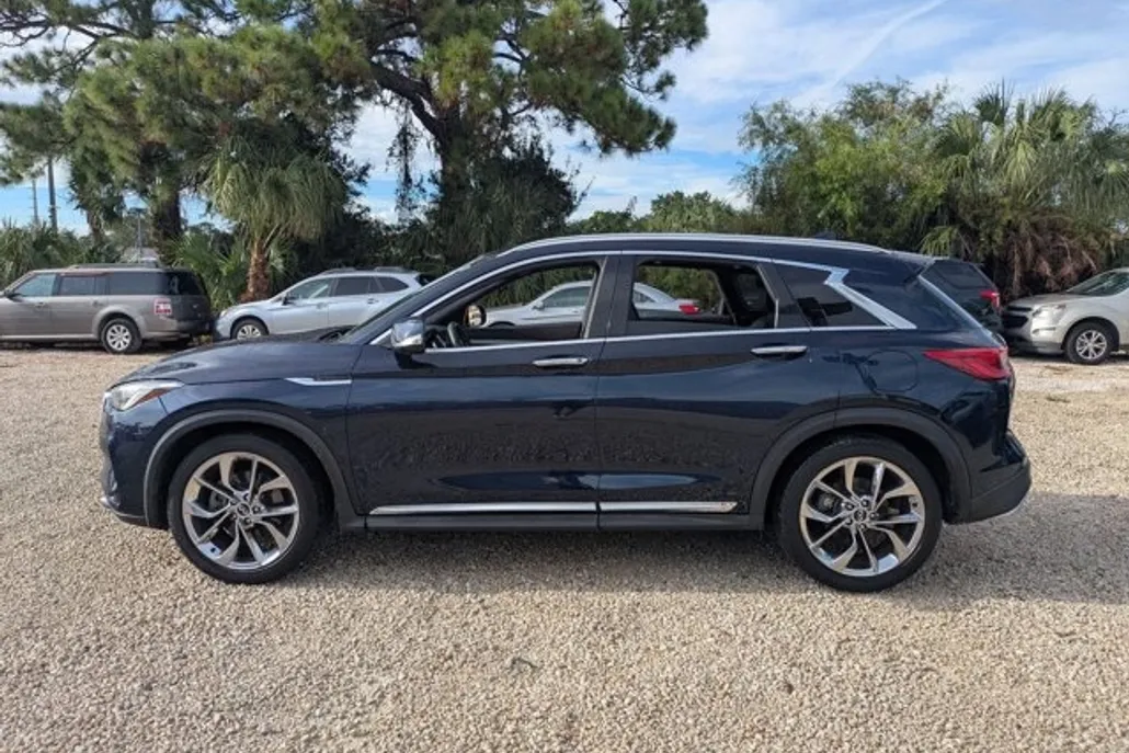 2019 Infiniti QX50 Essential photo 1