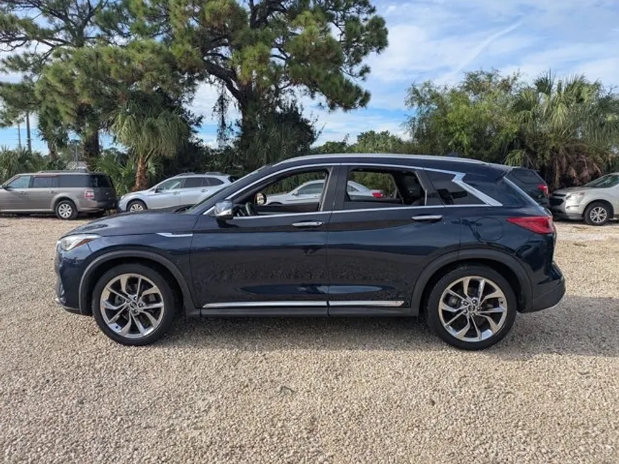 2019 Infiniti QX50 Essential photo 1