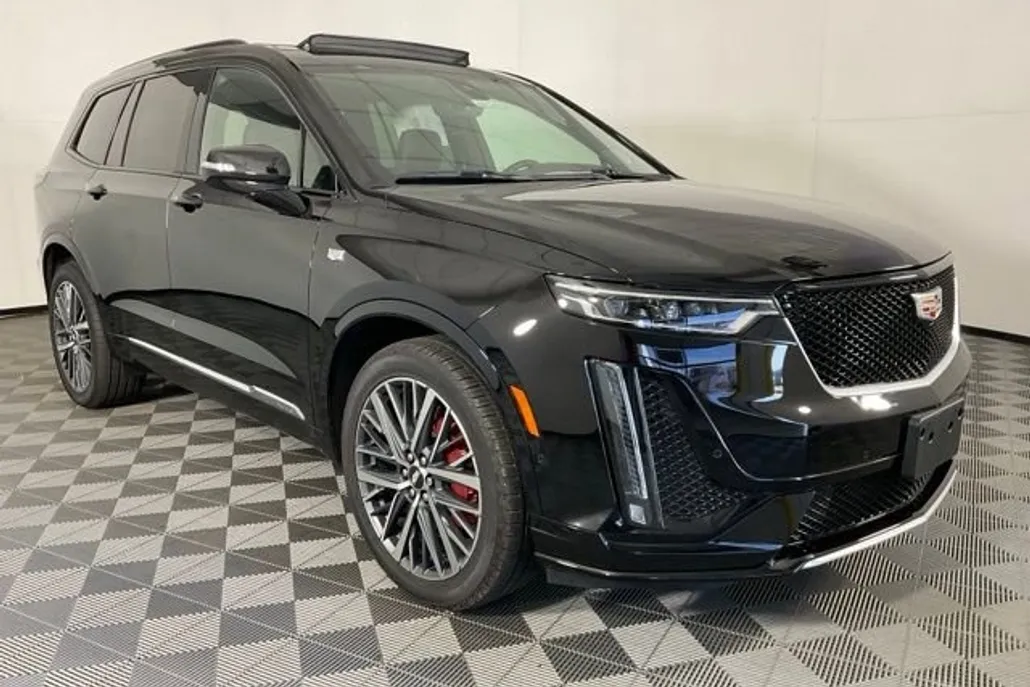 2025 Cadillac XT6 Sport photo 1