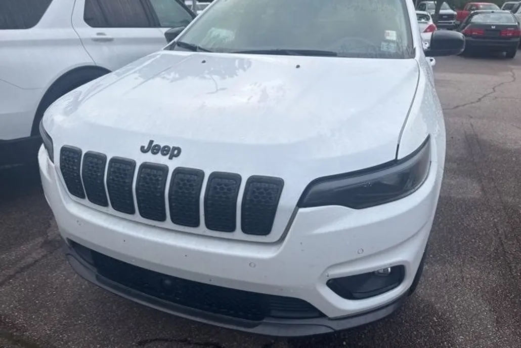 2023 Jeep Cherokee Altitude Lux photo 1