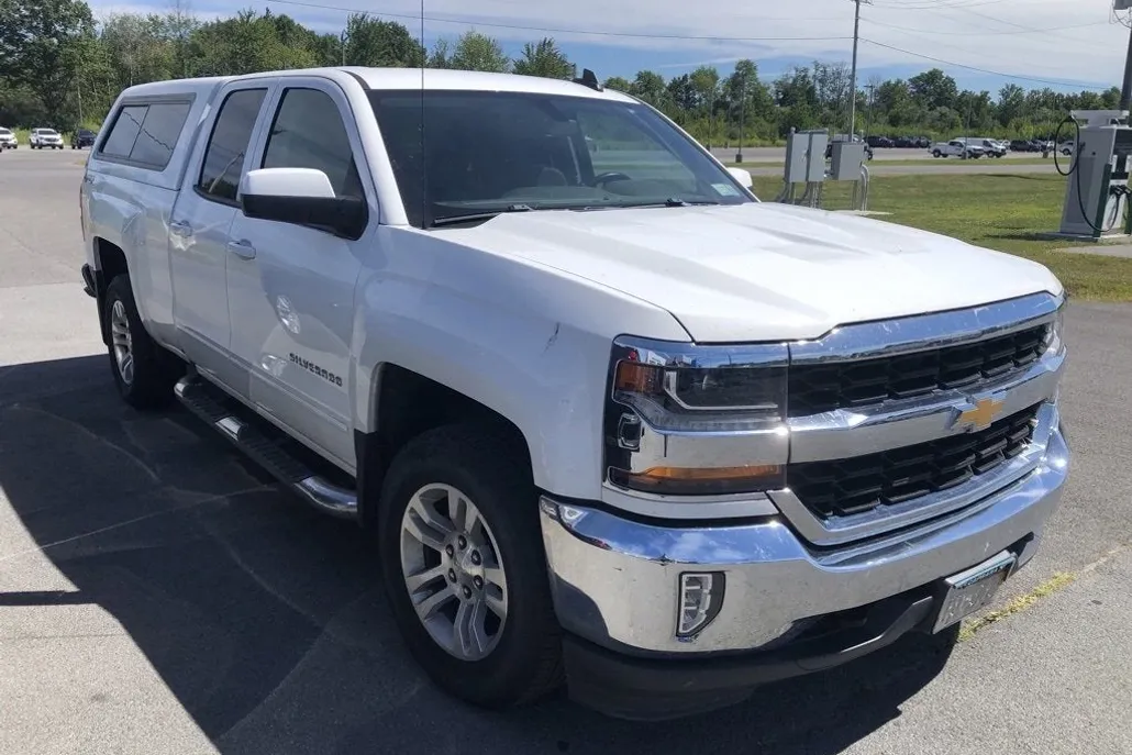 2019 Chevrolet Silverado 1500 LT photo 1