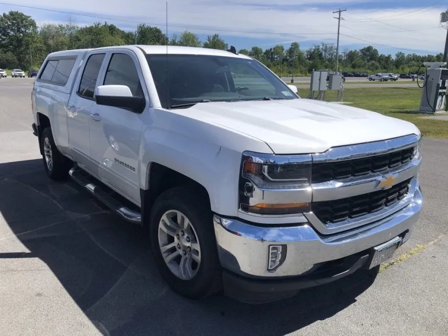 2019 Chevrolet Silverado 1500 LT photo 1