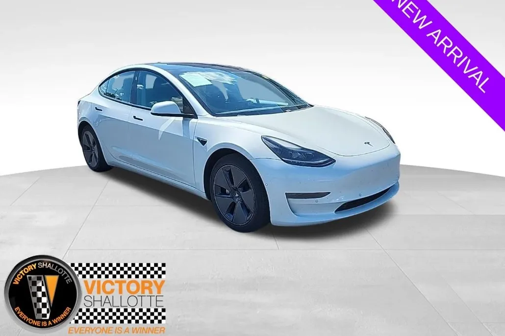 2021 Tesla Model 3 Standard Range Plus photo 1