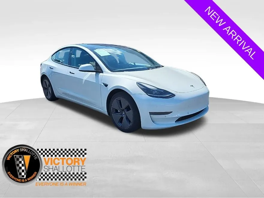 2021 Tesla Model 3 Standard Range Plus photo 1