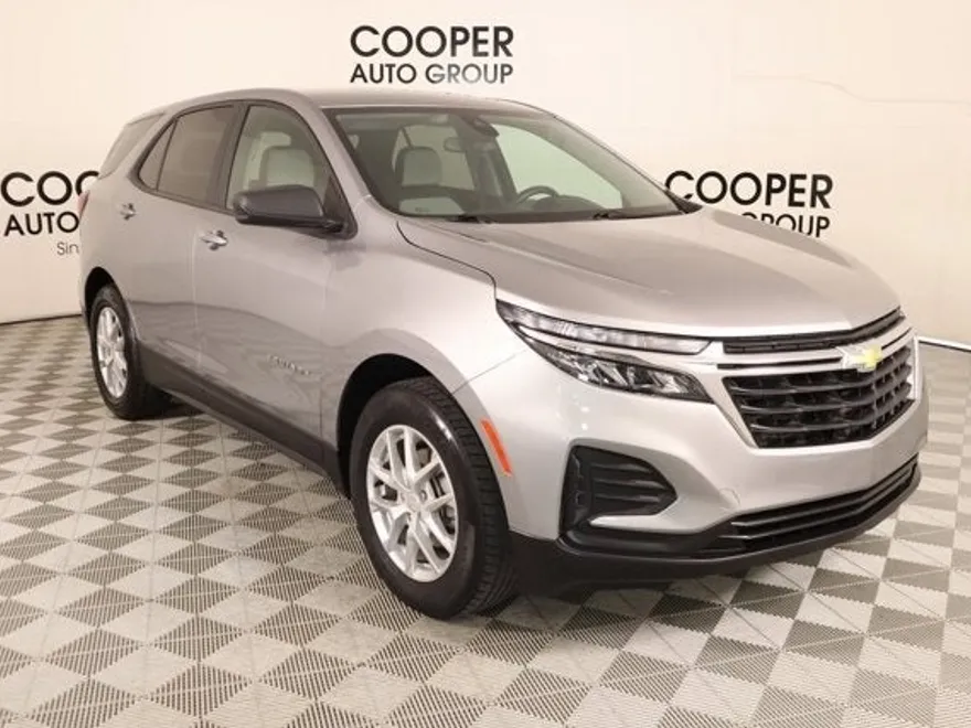 2024 Chevrolet Equinox LS photo 1