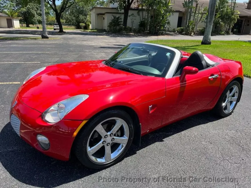 2006 Pontiac Solstice Convertible photo 1