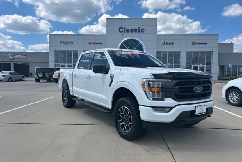 2023 Ford F-150 XLT photo 1