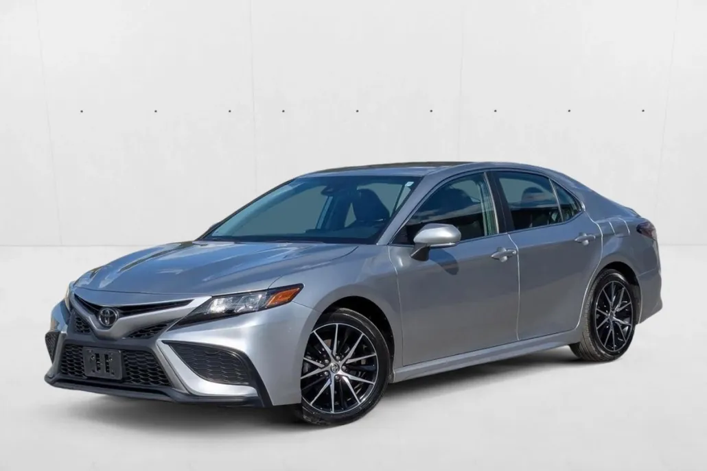 2023 Toyota Camry SE photo 1