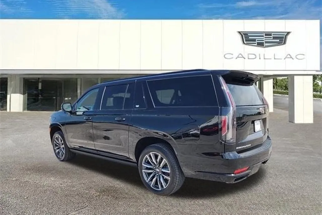 2023 Cadillac Escalade ESV Sport Platinum photo 1