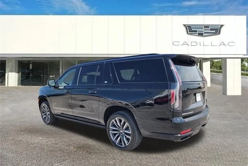 2023 Cadillac Escalade ESV Sport Platinum photo 1