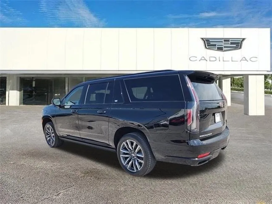 2023 Cadillac Escalade ESV Sport Platinum photo 1