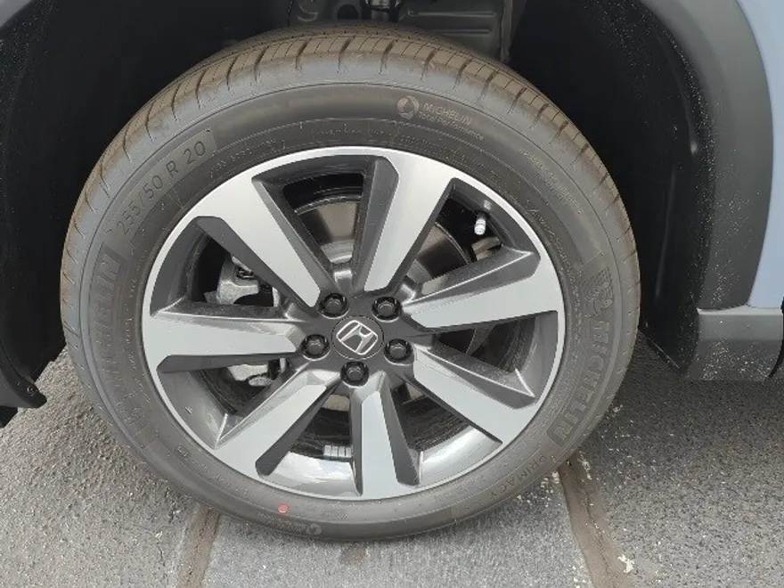 2025 Honda Pilot Touring photo 1