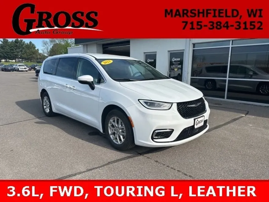 2023 Chrysler Pacifica Touring L photo 1