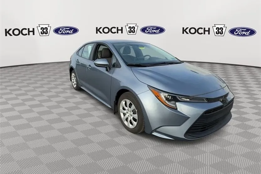 2024 Toyota Corolla LE photo 1