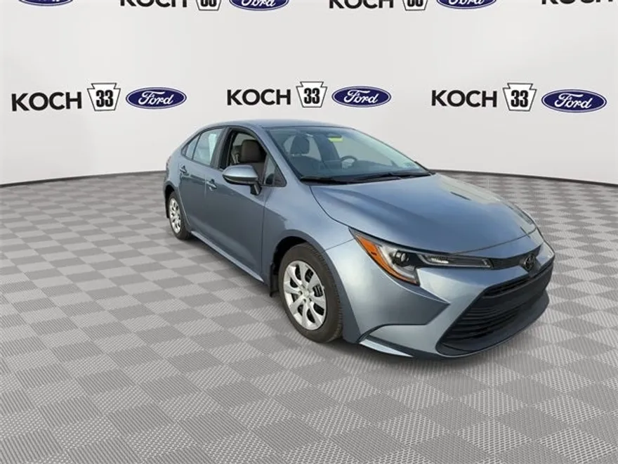 2024 Toyota Corolla LE photo 1