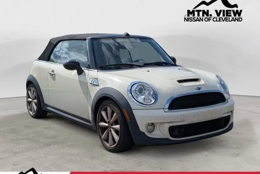 2013 Mini Cooper S Convertible photo 1